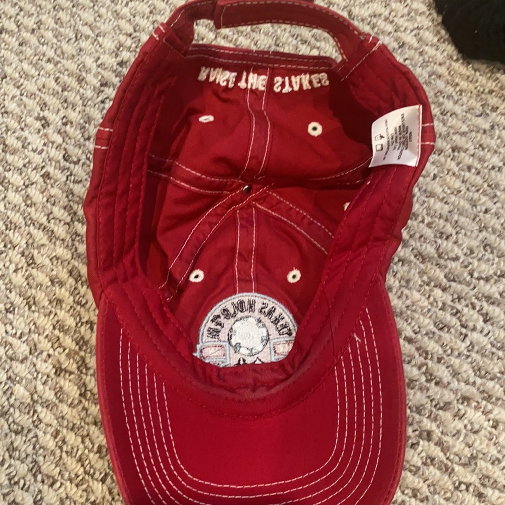 Red adjustable hat - Picture 3 of 3